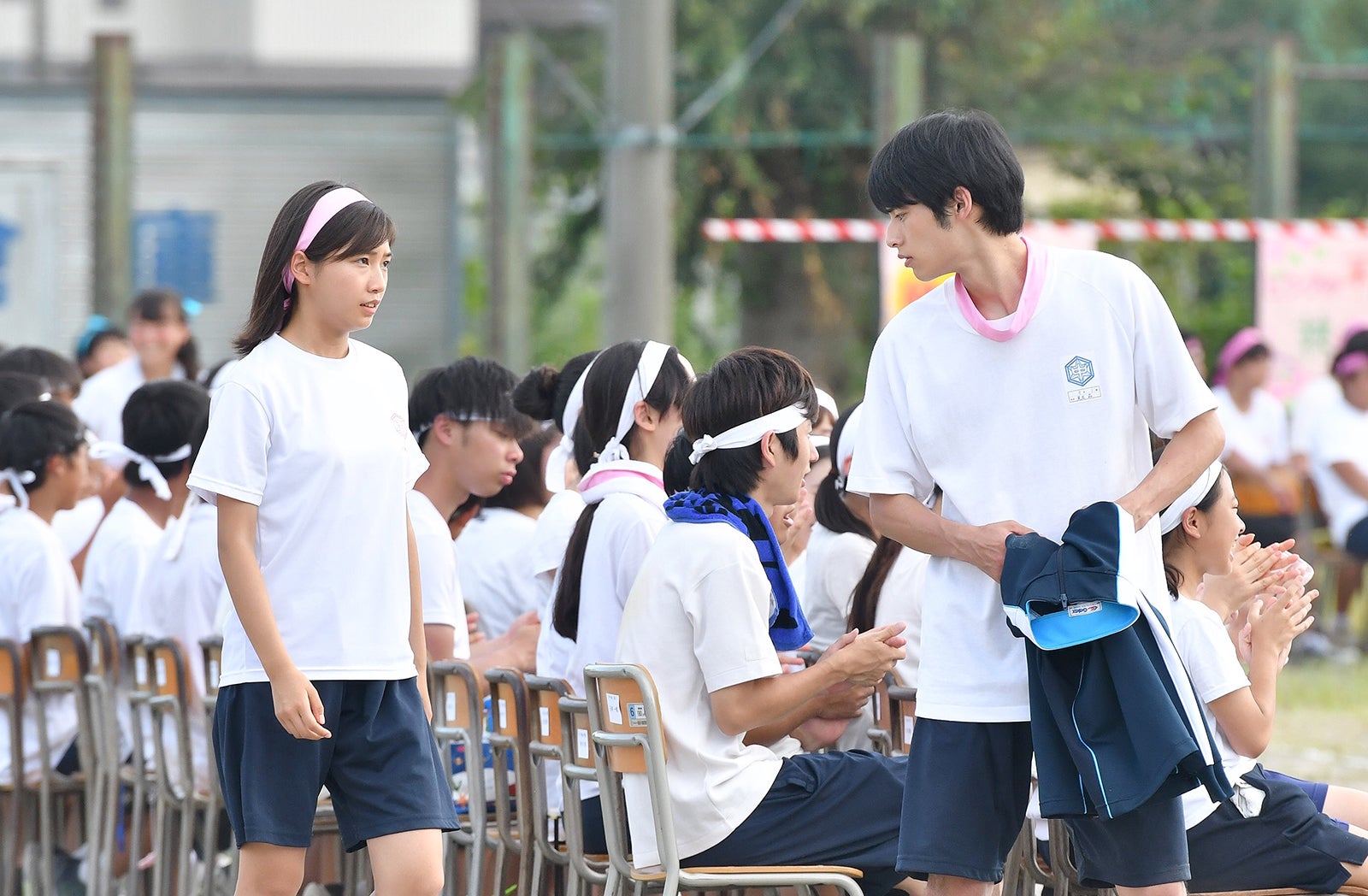 小野莉奈 、岡田健史/「中学聖日記」より(C)TBS
